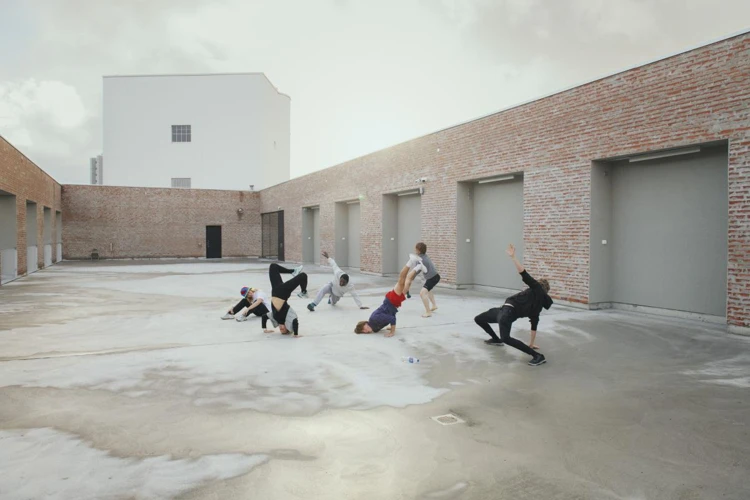 Korkea Talo Eri Kulttuureissa