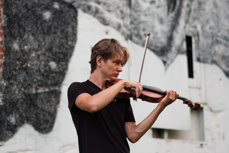 Narhin Unessa Esiintyminen