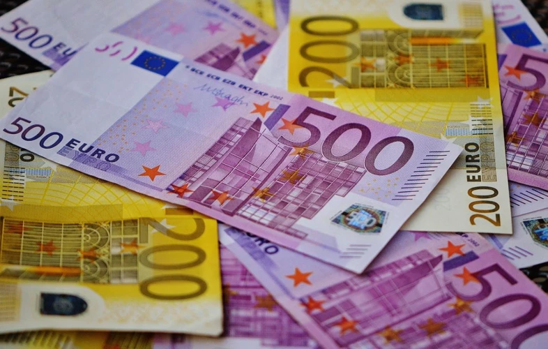 Seteli Unessa Ja Taloudellinen Tilanne