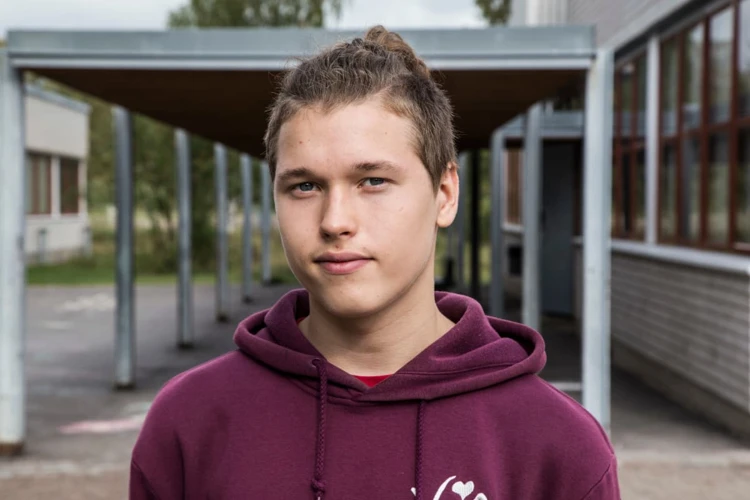 Yhteiskunnallinen Näkökulma: Narkomaani Unissa